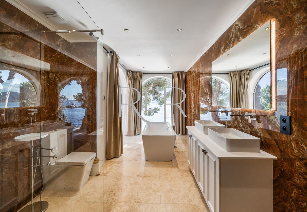 Villa in Antibes - Villa Shoreline