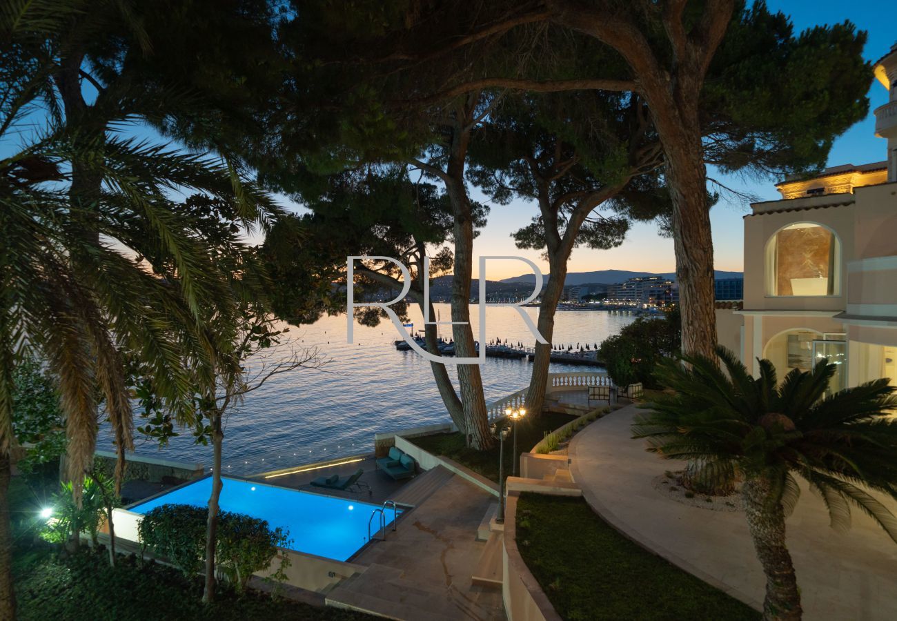 Villa in Antibes - Villa Shoreline