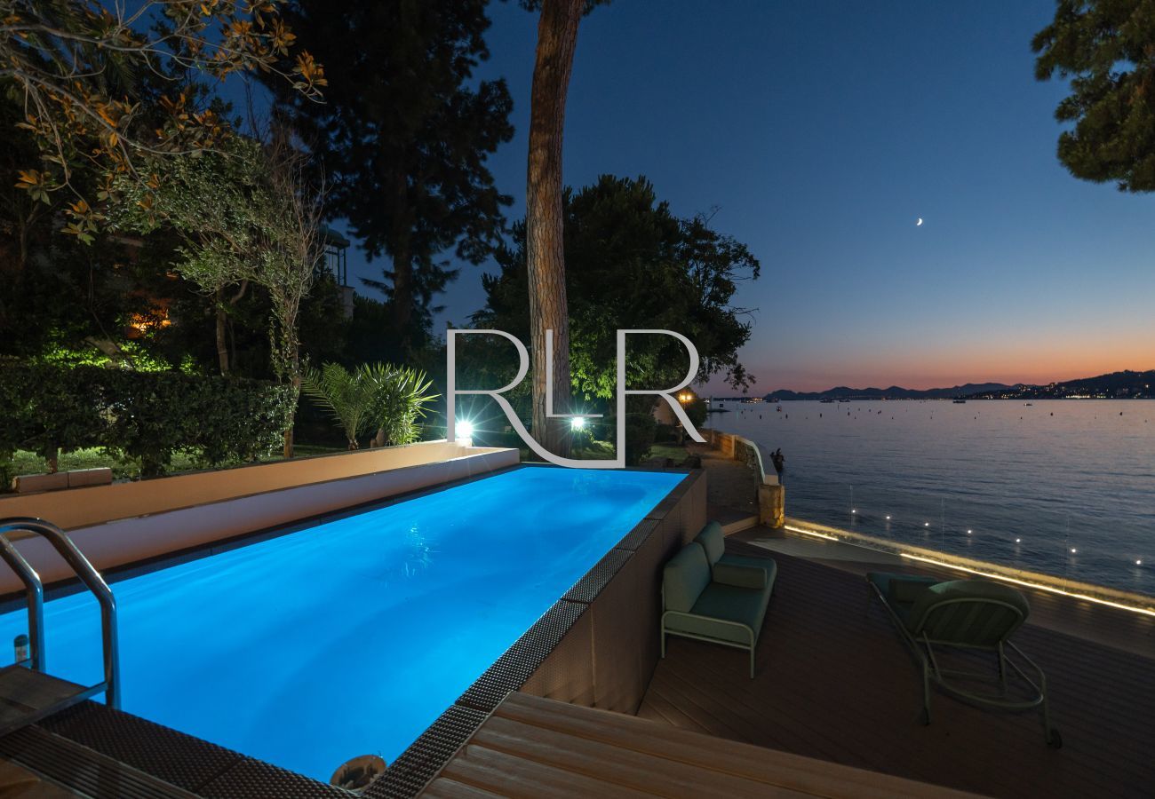 Villa in Antibes - Villa Shoreline