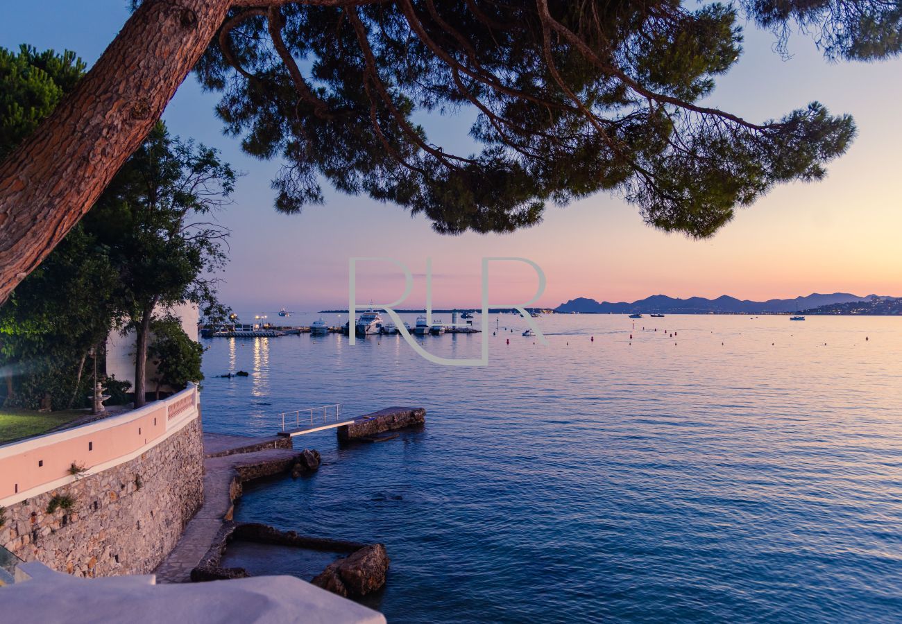 Villa in Antibes - Villa Shoreline