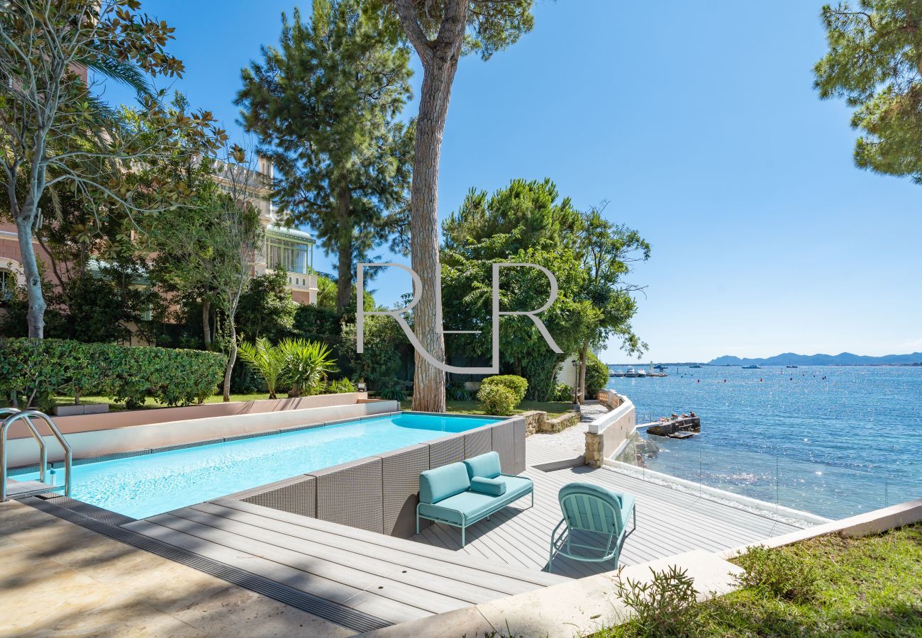 Villa in Antibes - Villa Shoreline